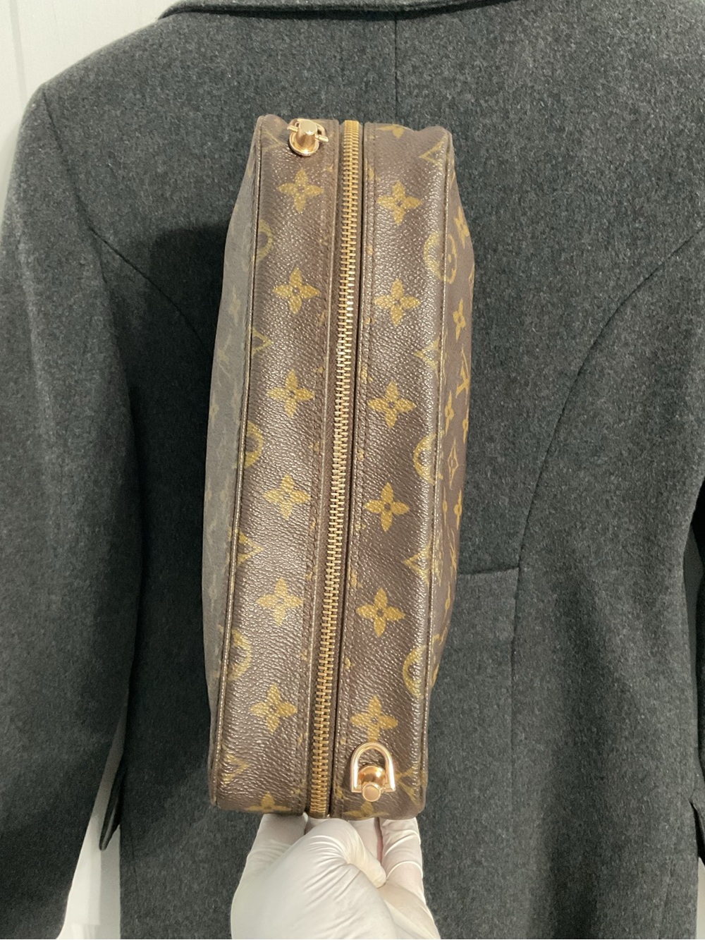 ✅LV TROUSSE 28 CLUTCH 862TH
AUTHENTIC LOUIS VUITTON - Picture 4 of 13